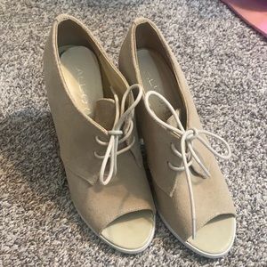 Aldo cream suede ankle booties with peep toe